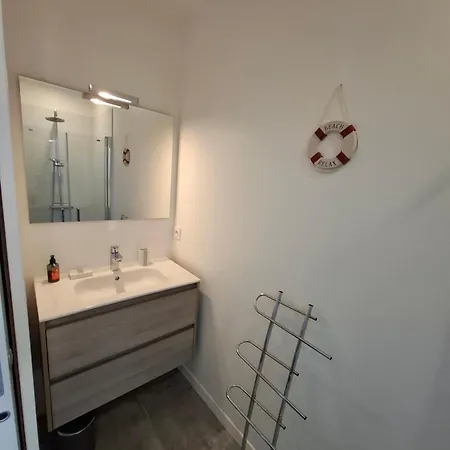 Fleur De Sel De 21m2 Avec Pret Velos, Cuisine Et Sdb Privees Avec Terrasse Cloturee De 17m2 ホームステイ *