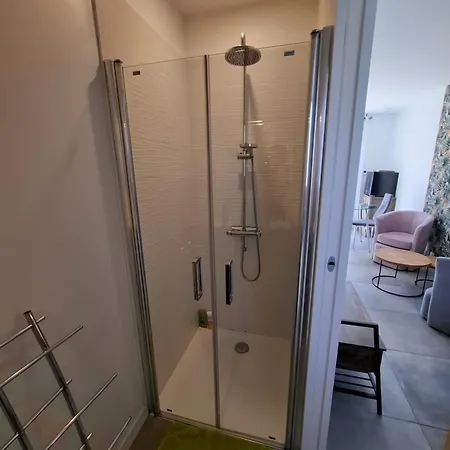 ホームステイ Fleur De Sel De 21m2 Avec Pret Velos, Cuisine Et Sdb Privees Avec Terrasse Cloturee De 17m2 *