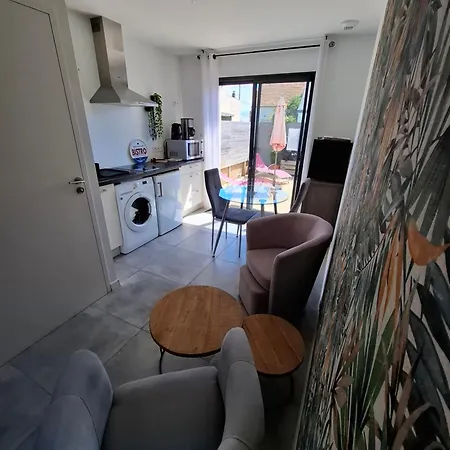 Fleur De Sel De 21m2 Avec Pret Velos, Cuisine Et Sdb Privees Avec Terrasse Cloturee De 17m2 ホームステイ
