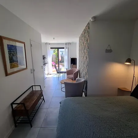 Homestay Fleur De Sel: Cozy With Private Terrace And Bikes