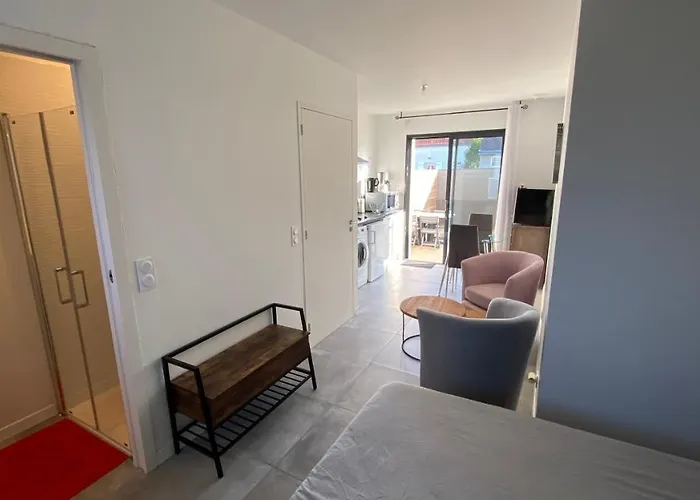 Fleur De Sel De 21m2 Avec Pret Velos, Cuisine Et Sdb Privees Avec Terrasse Cloturee De 17m2