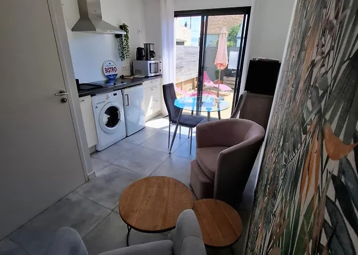 Fleur De Sel De 21m2 Avec Pret Velos, Cuisine Et Sdb Privees Avec Terrasse Cloturee De 17m2 民宿